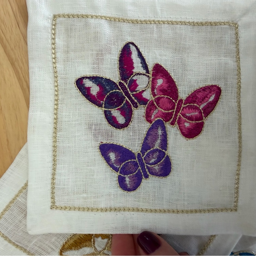 Kim Seybert White Cocktail Napkins with Multicolor Embroidered Butterflies - Picture 5 of 12